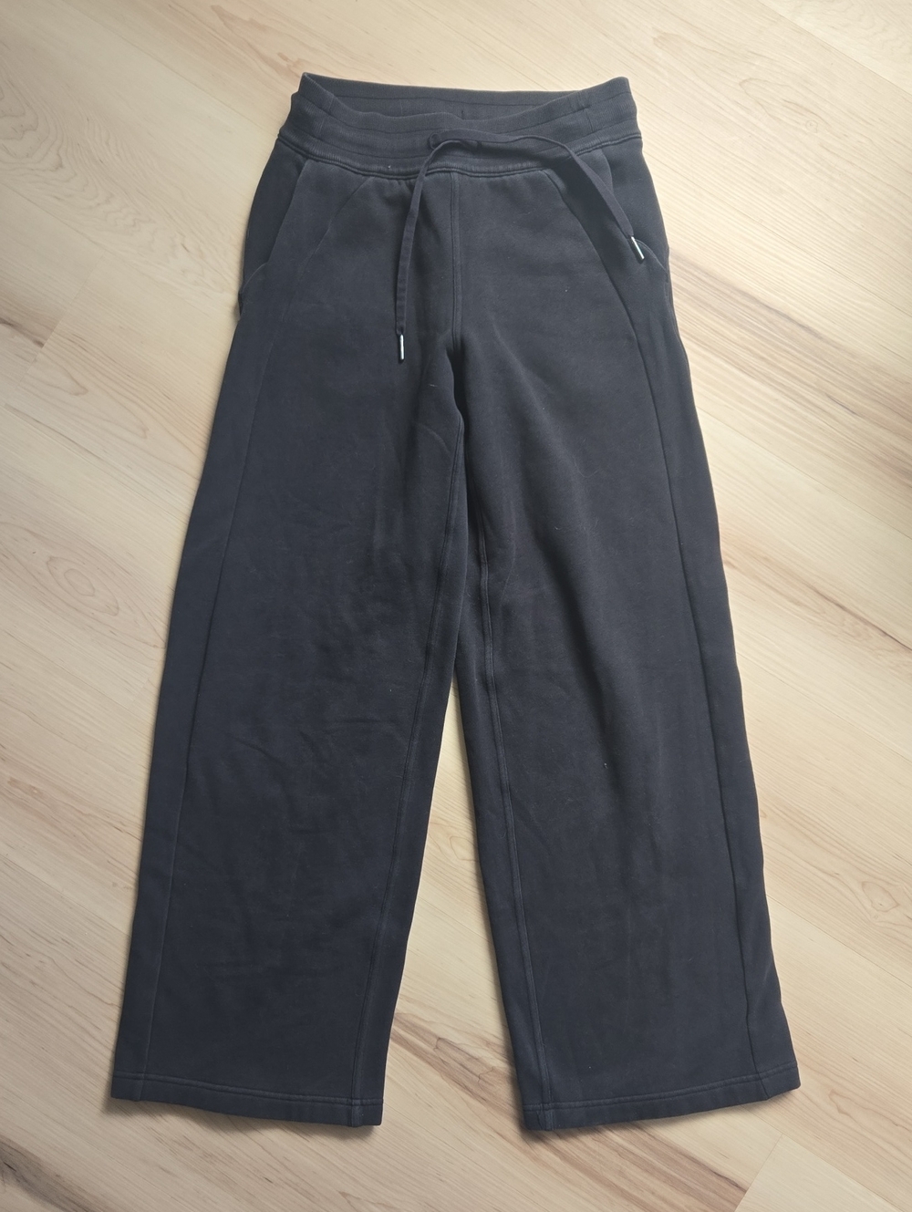 Lululemon Wide-Leg Scuba Sweatpants, Black, Size 4